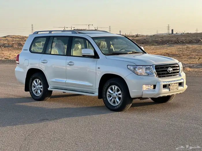 جيب لاندكروزر ستين عام قمه بالنظافه 1