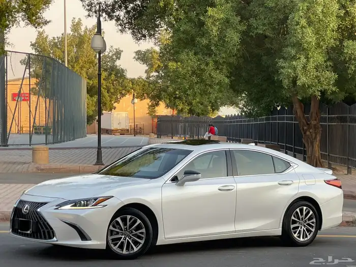 لكزس-ES300h-2023(ممشي48الف)لحاله الوكاله 17