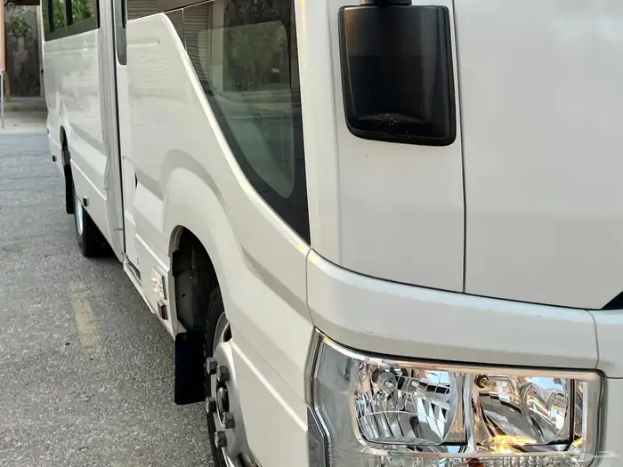 تويوتا كوستر 2022 ديزل 23راكب عداد 96 الف 7