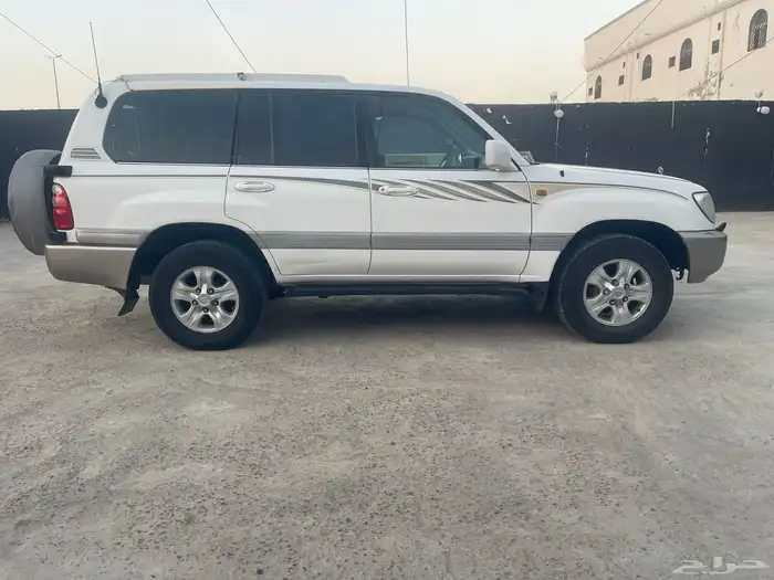 لاندكروزر في اكس ار 2