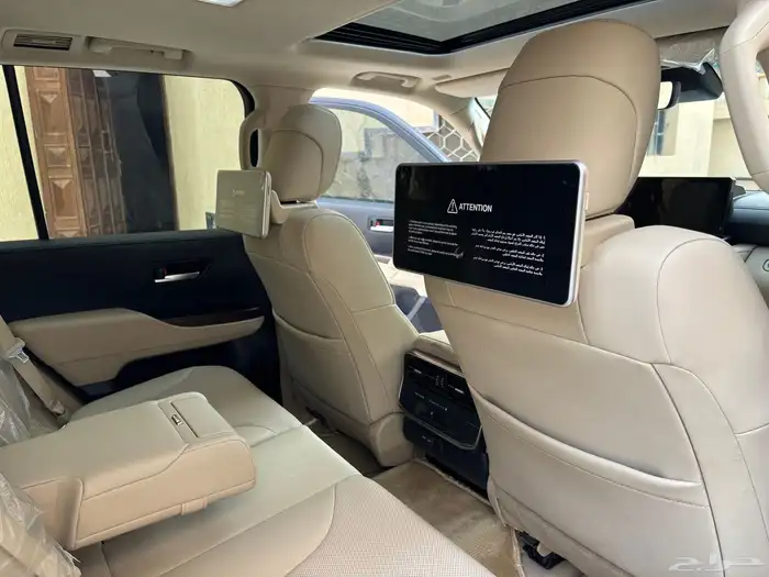 لاند كروزر 2023 GXR أعلى فئة L5 سعودي فل كامل 19