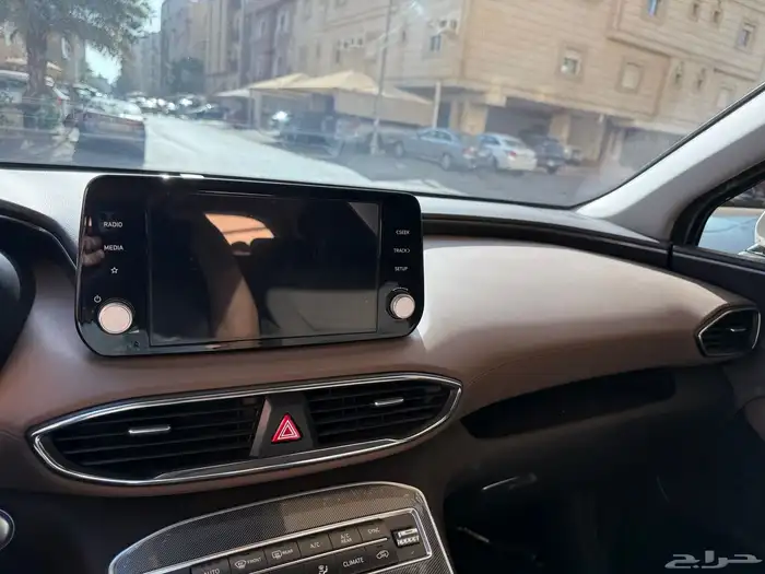 جيب سنتافي 2023فل مخمل دبل فضي بحاله الوكاله شبه جديده مخزن 30