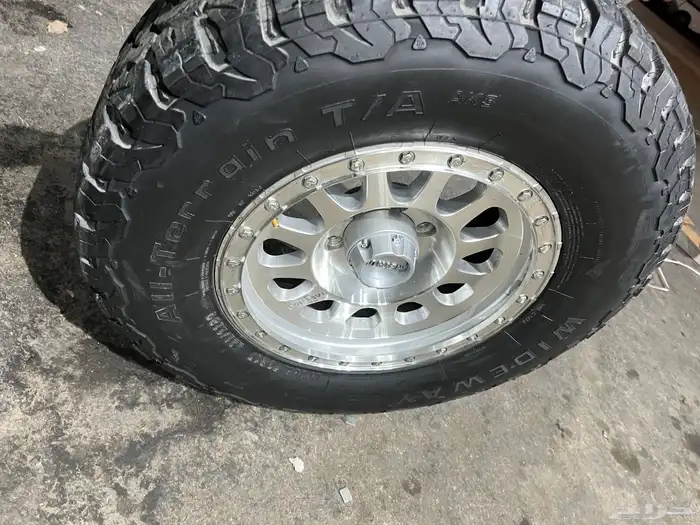 جنوط ميثود نيكل6مسمار معا كفرات نص حجري ودواي مقاس 285 70 17 35