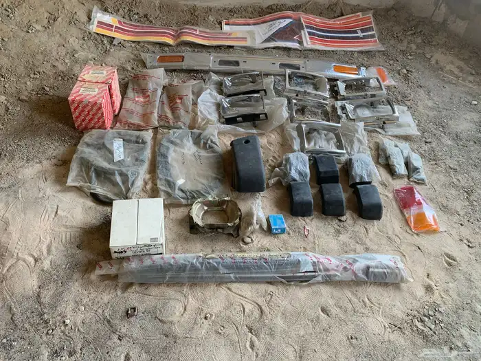 قطع غيار تايوتا هايلوكس 86-85-84 13