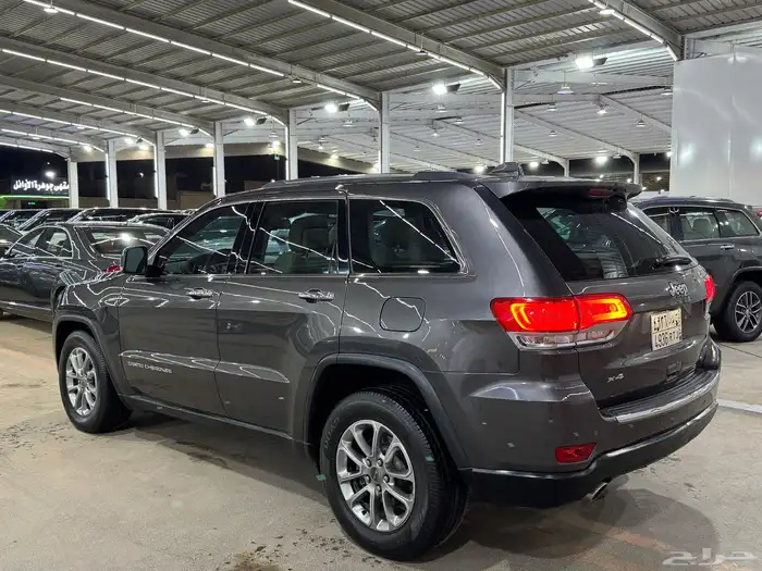 جراند شيروكي ليمتد 2014 ( V8 بحالة الوكالة ) 5