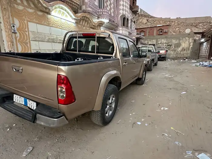 ايسوزو ديماكس 2008 10