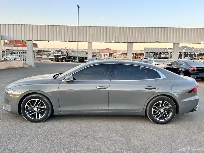 هوانداي ازيرا 2022 بنزين بطاقه جمركيه وارد كوريا 12