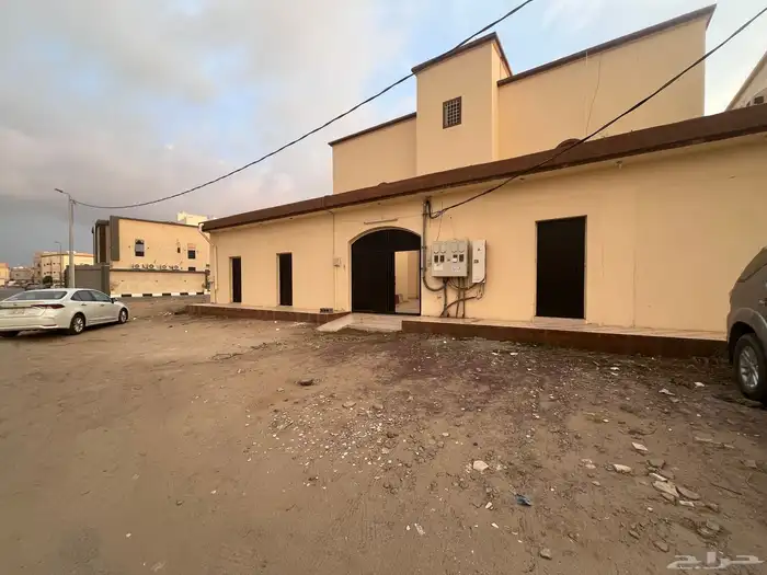 مستودع للإيجار أبوعريش حي النزهة 9