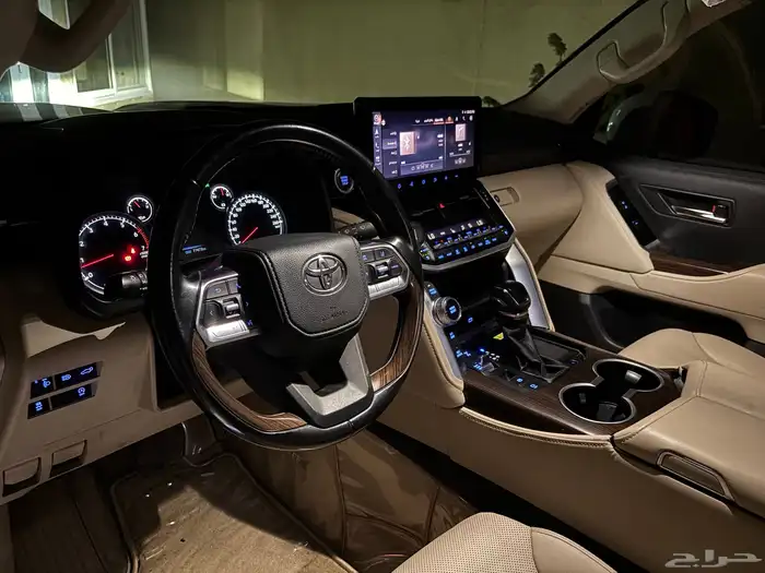 لاند كروزر 2023 GXR أعلى فئة L5 سعودي فل كامل 10