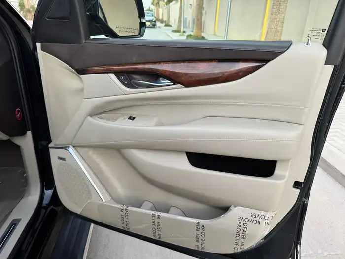 اسكاليد 2015 سعودي فل كامل بحالة الوكاله 47