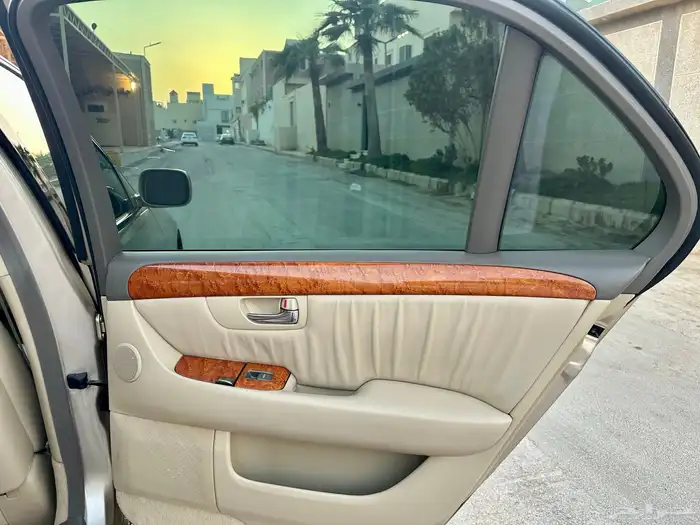 لكزس LS430 2004 مخزن نظيف جدا 28
