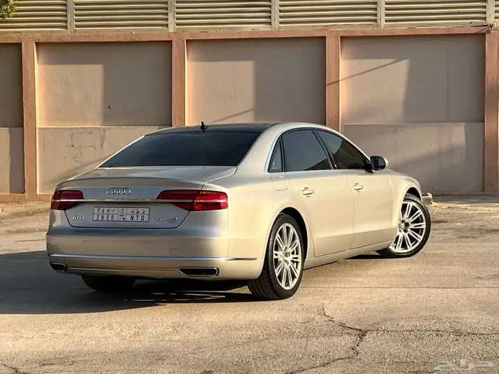 أودي A8 L 18
