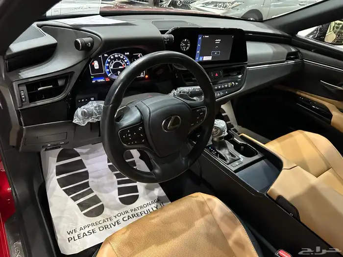 لكزس ES250 موديل 2023 ممشى قليل نظيف 13