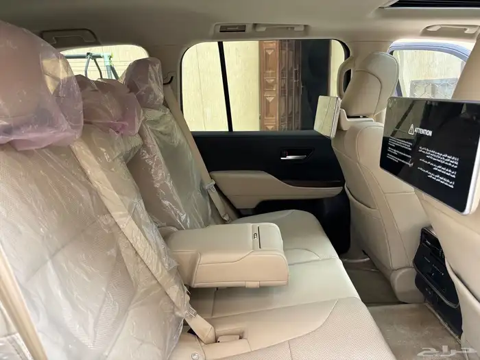 لاند كروزر 2023 GXR أعلى فئة L5 سعودي فل كامل 18