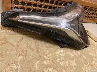 شمعة يسار كاديلاك XT4 2019 2020 2021 index