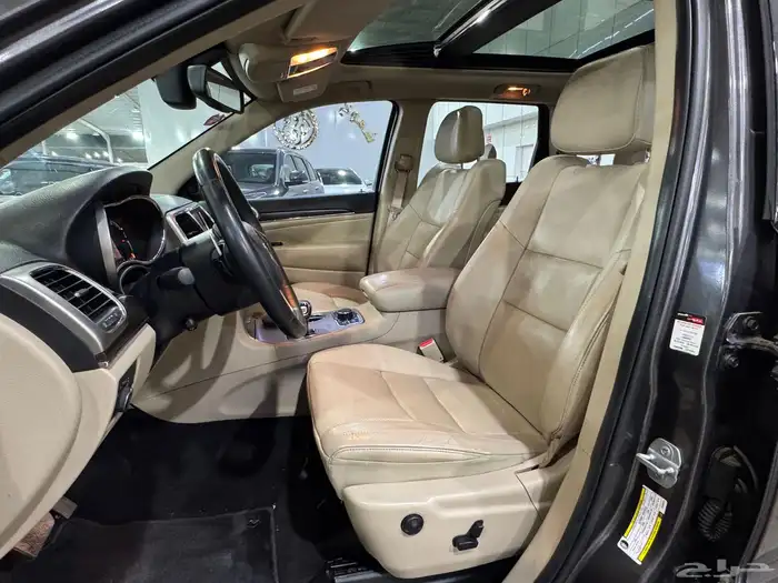 جراند شيروكي ليمتد 2014 ( V8 بحالة الوكالة ) 18