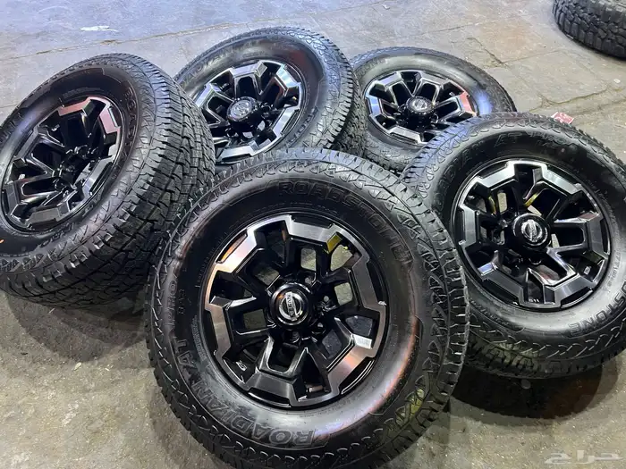 جنوط سوبر سفاري مع كفرات رودستن  مقاس 285.70.17 تاريخ 24 24