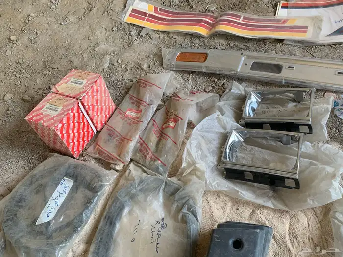 قطع غيار تايوتا هايلوكس 86-85-84 9