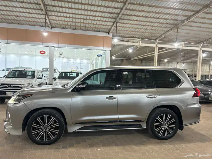 لكزس 2019 سعودي 16