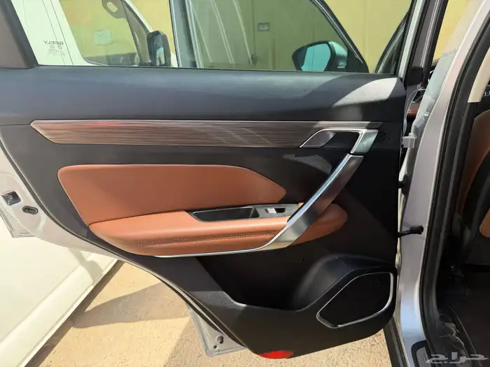 سيارة جيلي 5