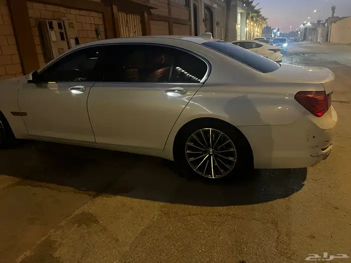 للبيع BMW 2012 730 li 2