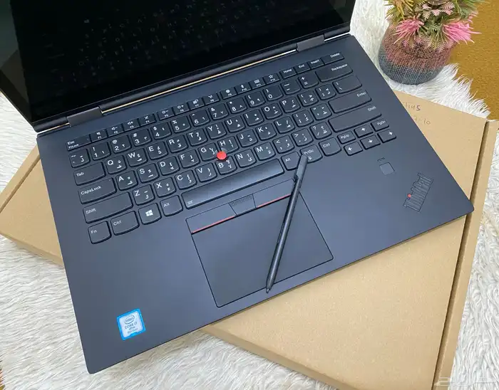 لابتوب لينوفو Thinkpad x1 Yoga شاشه لمس 360 كور i7 8