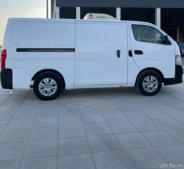 نيسان اورفان موديل 2022 ديزل ثلاجه فاتوره ضريبيه 2