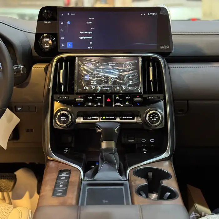 لكزس LX BB رمادي داخل ابيض الساير 2025 14