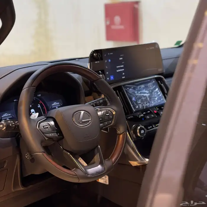لكزس LX BB رمادي داخل ابيض الساير 2025 7