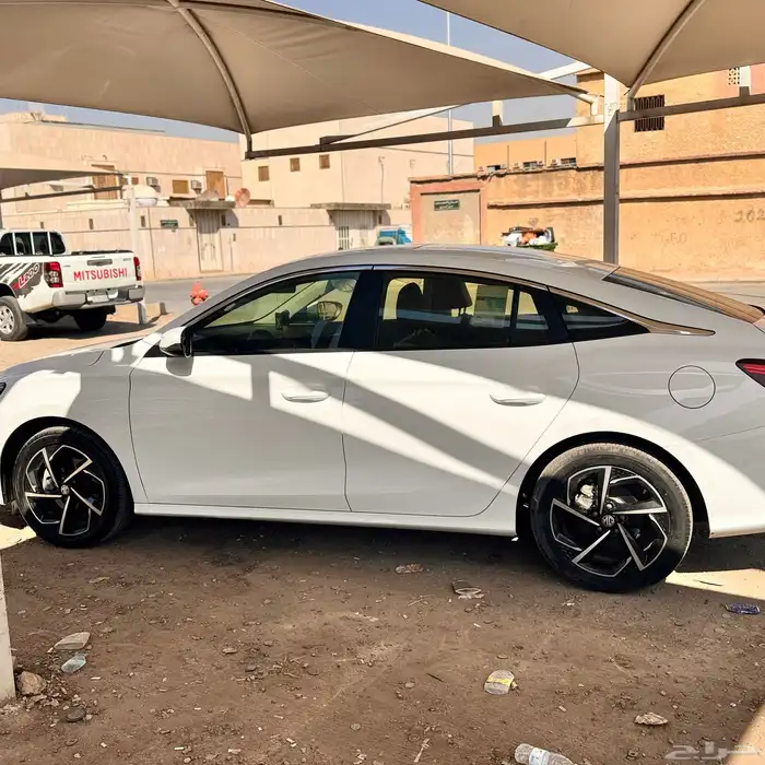 ام جي جي تي MG GT 2024 4