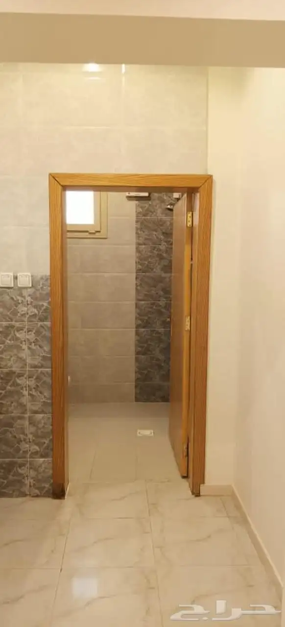 شقة للايجار فاخرة بجوارة الكلية الصحية في النماص 0