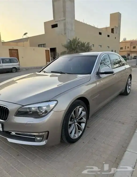 BMW-730Li ممشى قليل 2015 5