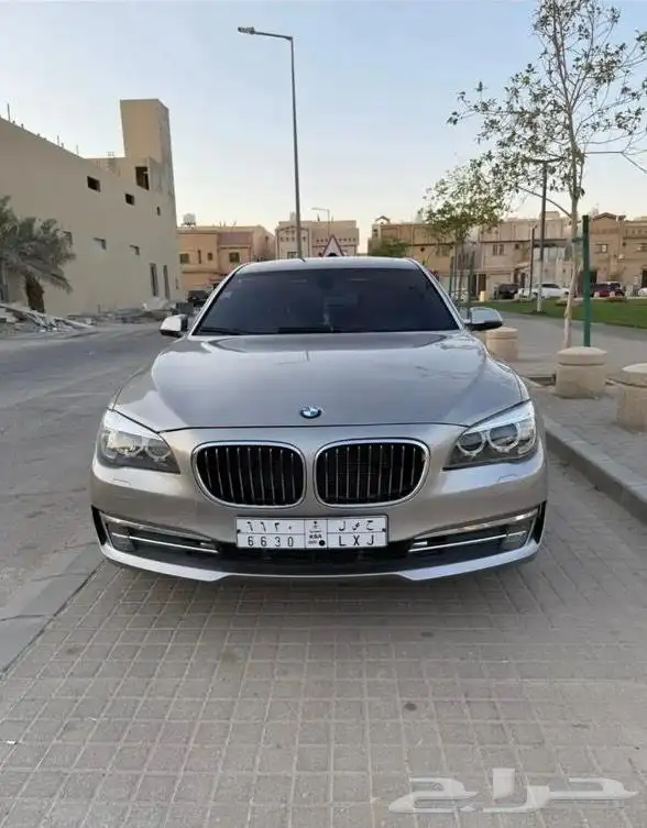 BMW-730Li ممشى قليل 2015 7