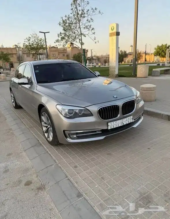 BMW-730Li ممشى قليل 2015 4