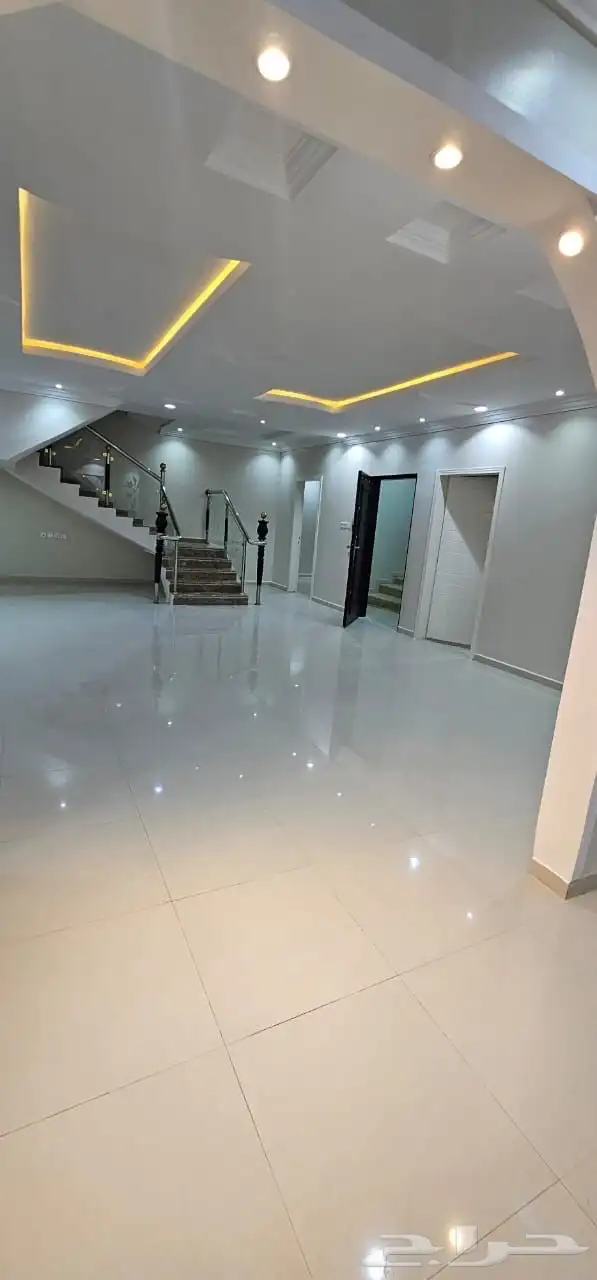 فيلا للإيجار حي الرمال 17