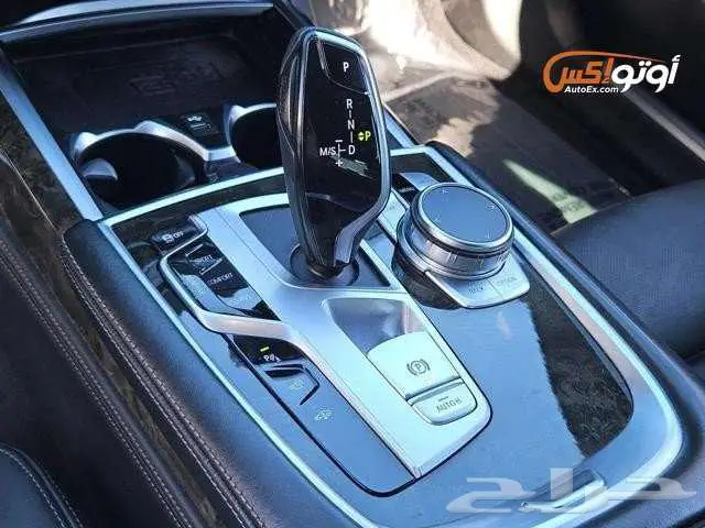 2021 بي إم دبليو 750i 9