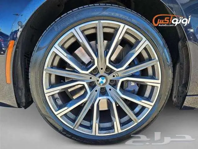 2021 بي إم دبليو 750i 17