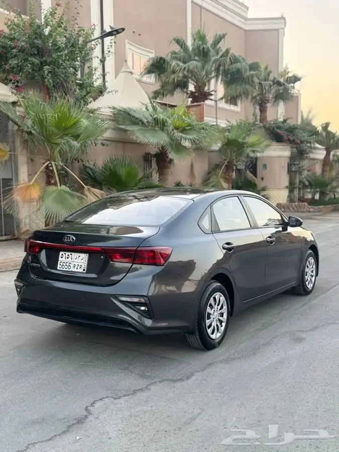 كيا سيراتو 2019مكينه 1.6ممشى قليل وشبه جديد 5