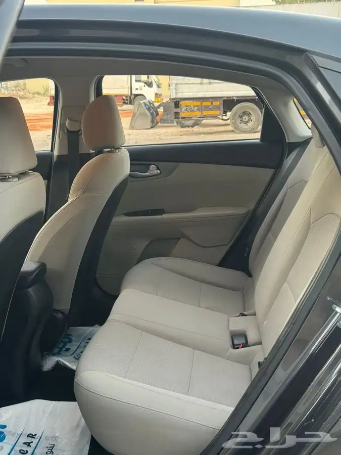 كيا سيراتو 2019مكينه 1.6ممشى قليل وشبه جديد 11