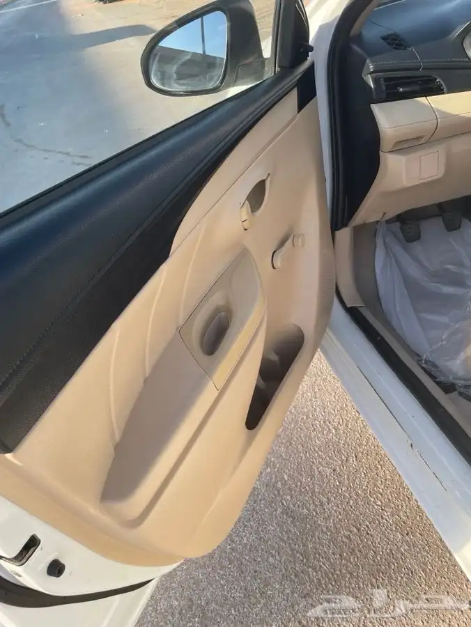 يارس 2016 نظيف جدا قير عادي 4