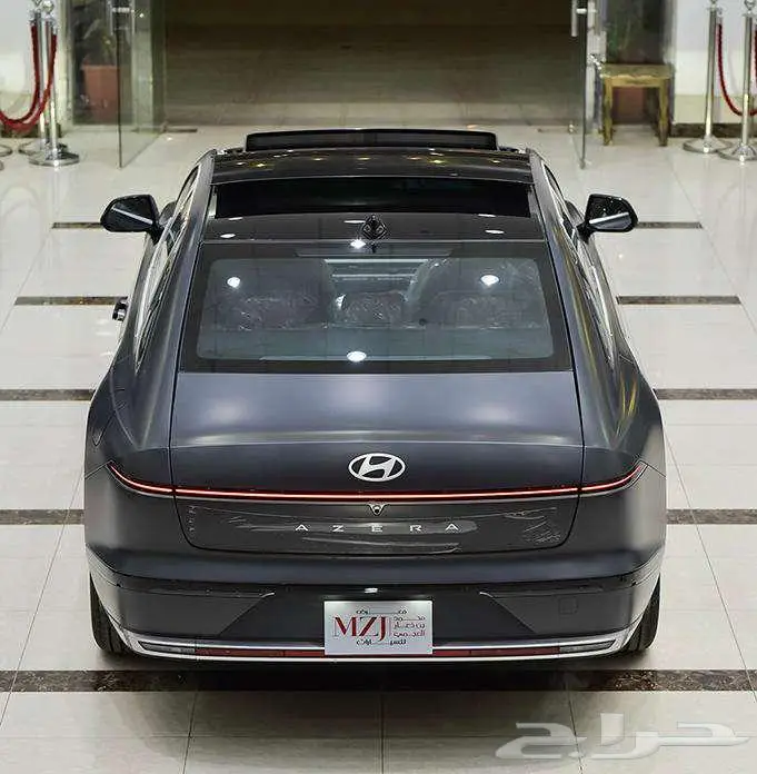 ازيرا كلاسيك 2026_اللون رمادي لامع_وكيل مجدوعي 3