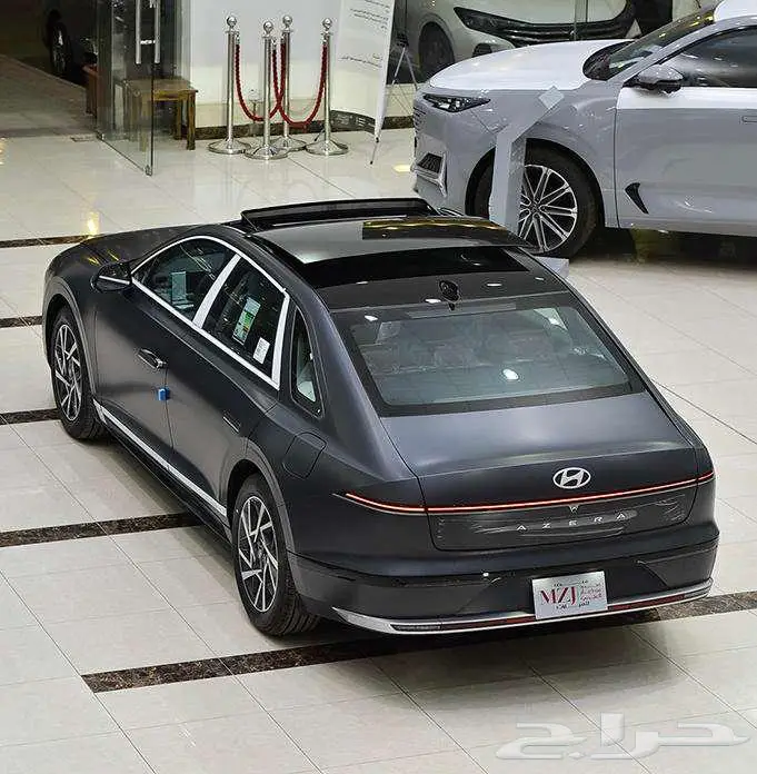 ازيرا كلاسيك 2026_اللون رمادي لامع_وكيل مجدوعي 5