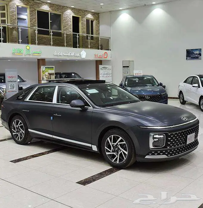 ازيرا كلاسيك 2026_اللون رمادي لامع_وكيل مجدوعي 4