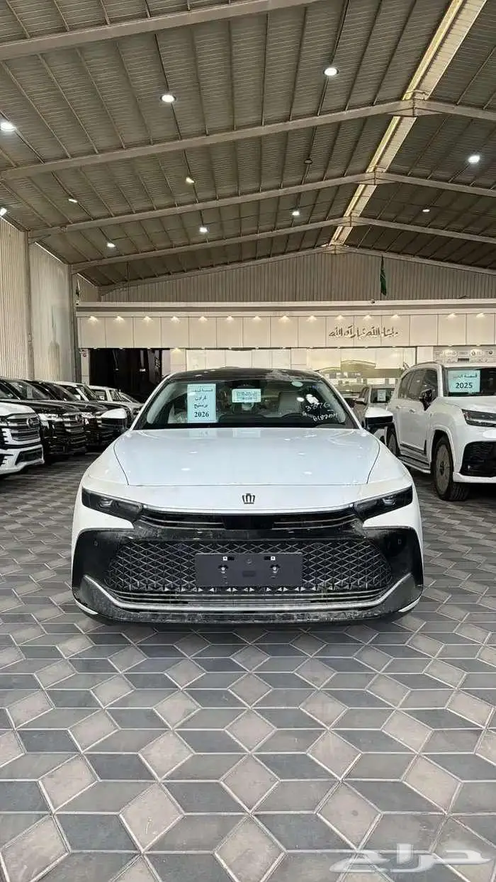 تويوتا كراون 2.5 برستيج هايبرد 2026 1