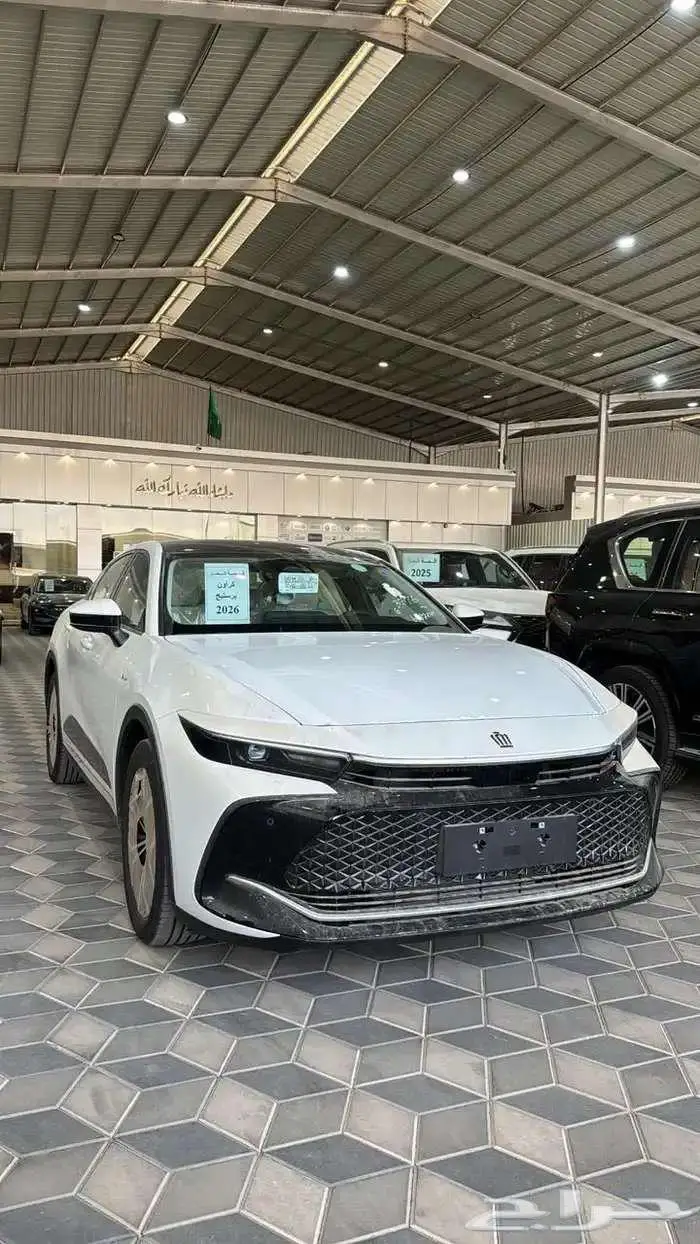 تويوتا كراون 2.5 برستيج هايبرد 2026 8