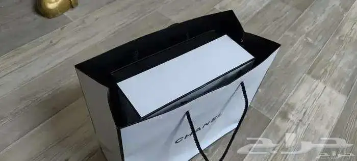 كيس وعلبة عطر شانيل أصليين من أمريكا للبيع 3