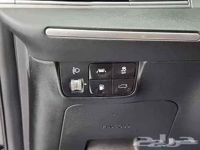 ازيرا 2020 فل الفل بدون بانوراما عداد 43 الف 25