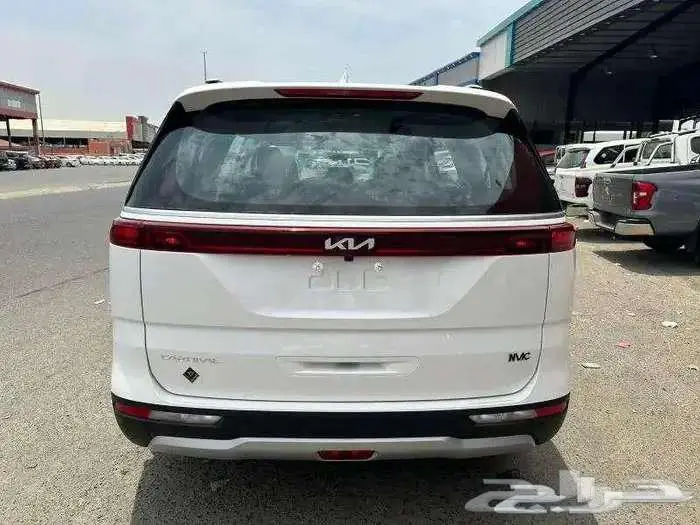 كيا كرنفال ستاندر موديل 2026 أصفار كاش وبنوك 4