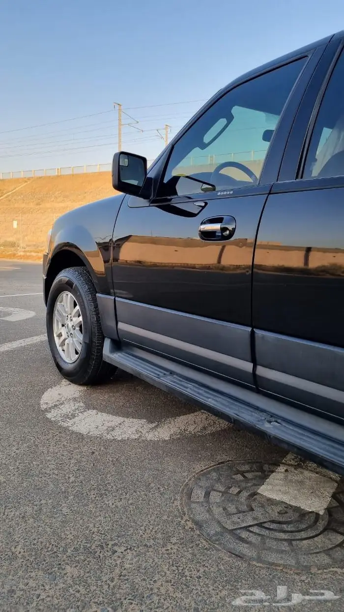 فورد اكسبديشن موديل 2014 بحالة ممتازه 1