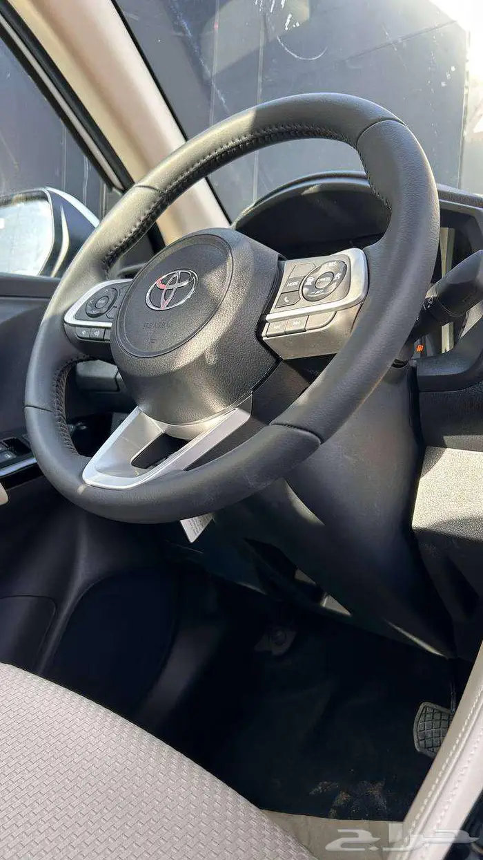 تويوتا يارس 2026 YX لدى شركة عبدالمجيد الخضر 11